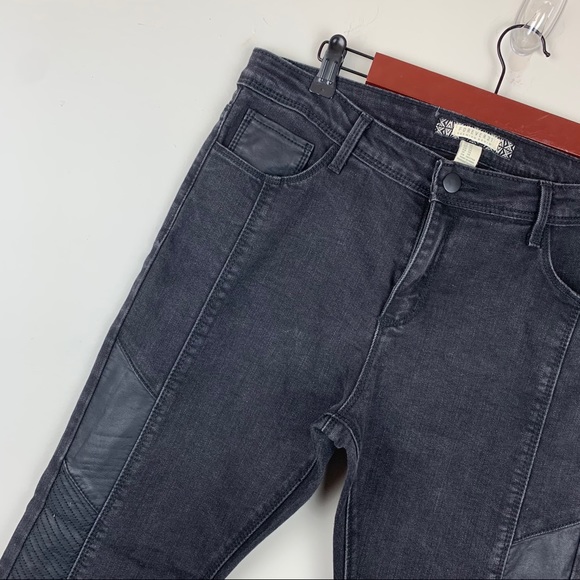 Forever 21 faux leather jeans - Picture 5 of 6